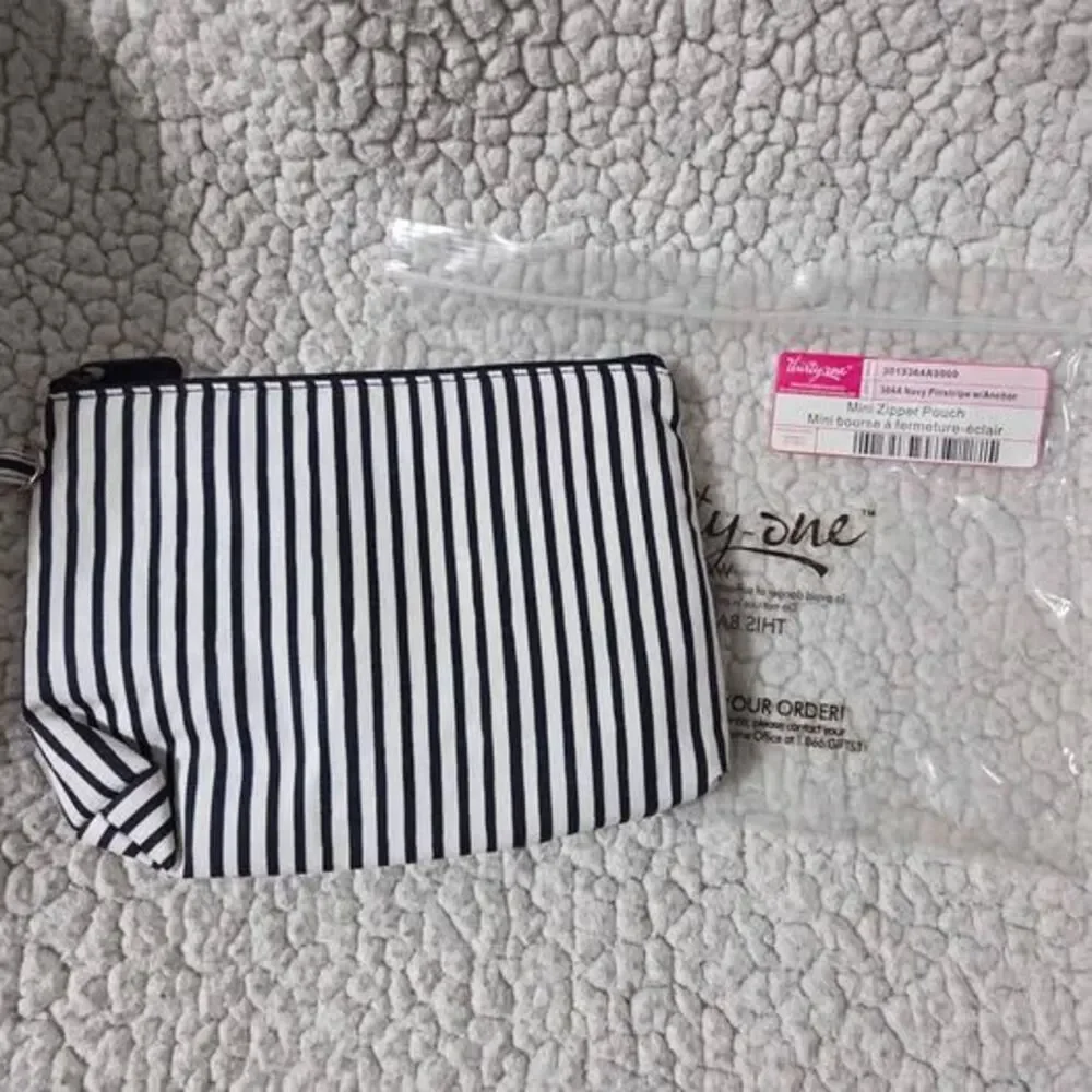 Thirty-one mini zipper pouch navy stripe with anchor print new in package